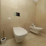 Luxury Townhouse, In Centre With Shared Pool