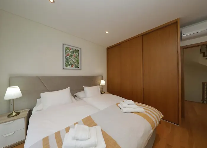 Luxury Townhouse, In Centre With Shared Pool