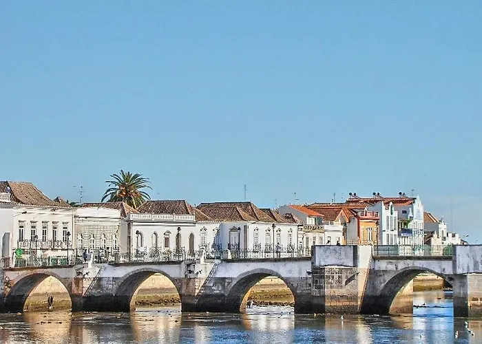 Holiday home Luxury Townhouse, In Centre With Shared Pool *