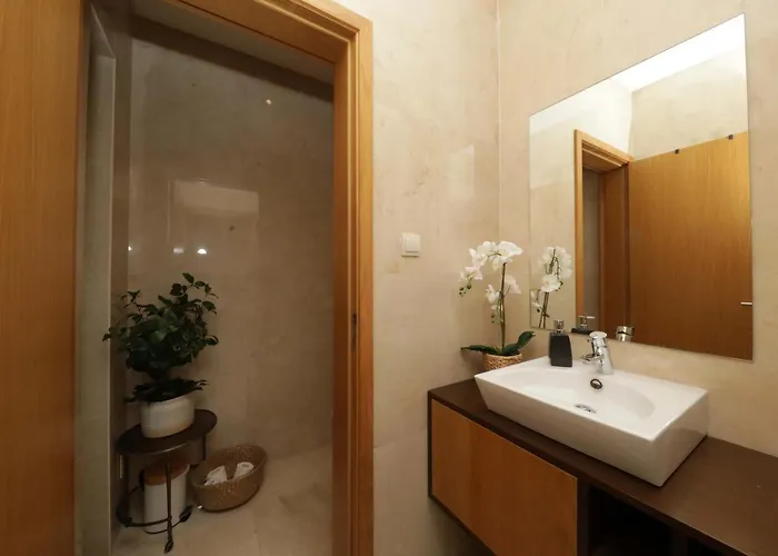 Luxury Townhouse, In Centre With Shared Pool Holiday home *