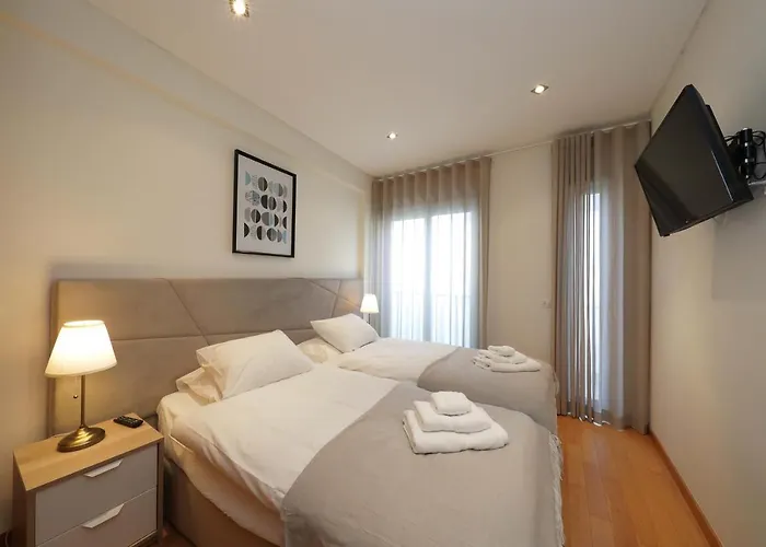 Holiday home Luxury Townhouse, In Centre With Shared Pool *