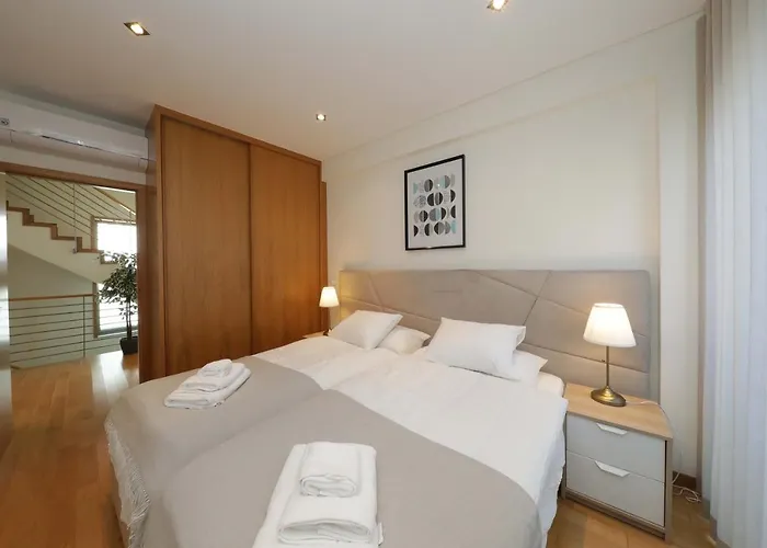 Vakantiehuis Luxury Townhouse, In Centre With Shared Pool Tavira