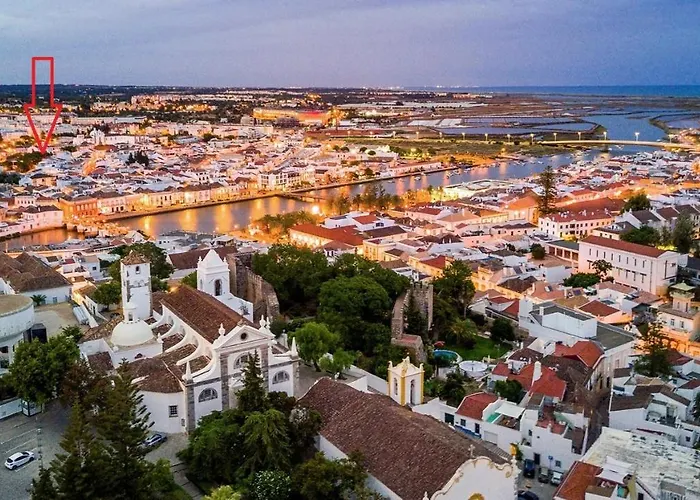 Holiday home Luxury Townhouse, In Centre With Shared Pool *